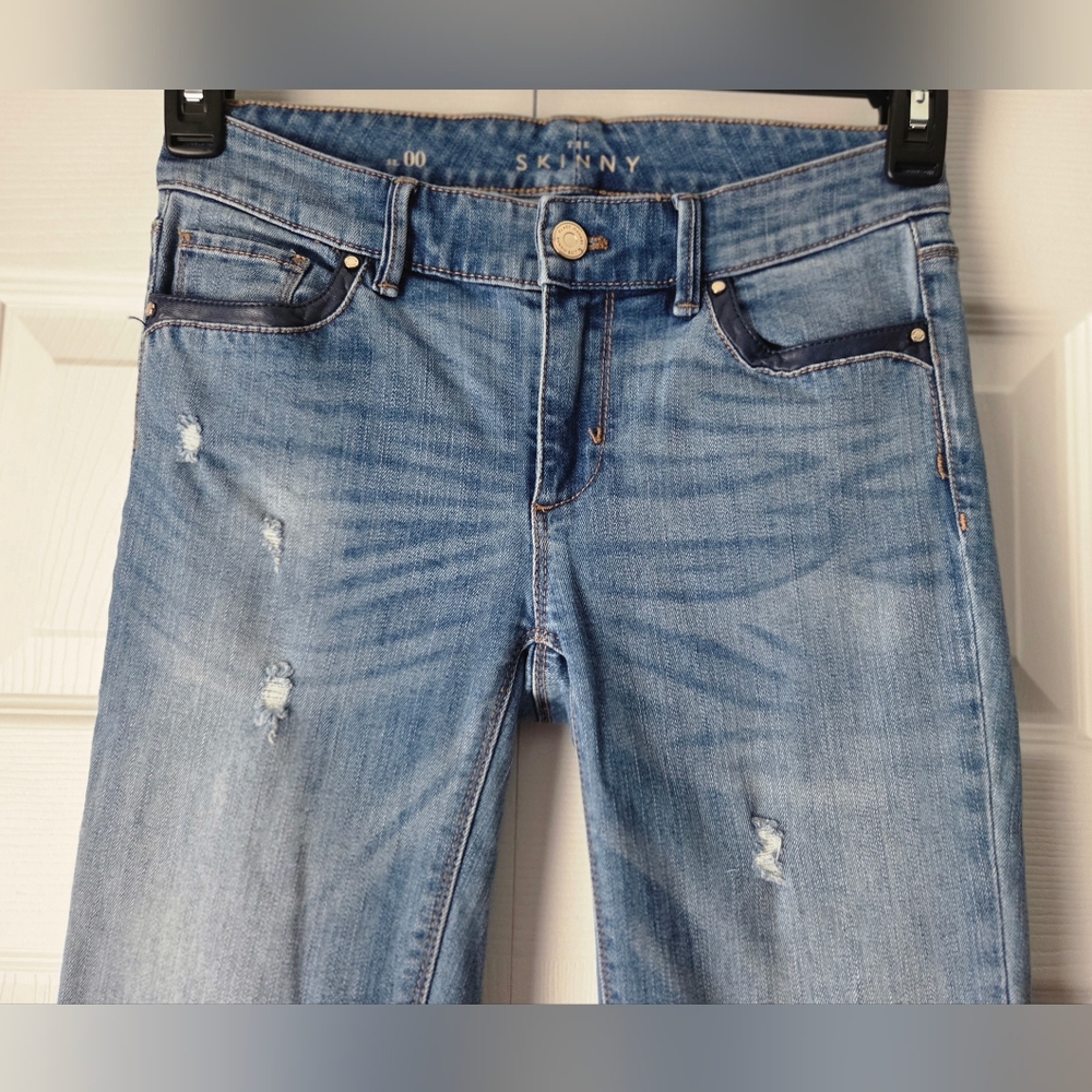 WHBM Light Blue Women's Slim Jeans With Faux Leather Trim Size 00 - Picture 4 of 16
